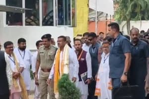 Suvendu Adhikari Tarakeswar visit administrative meeting Hooghly: तारकेश्वर पहुंचकर बाबा तारकनाथ मंदिर में पूजा, प्रशासनिक बैठक में जनप्रतिनिधियों और अधिकारियों से चर्चा
