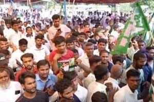 Narkatia Assembly 2025: बिहार के पूर्व कानून मंत्री डॉ शमीम अहमद ने नरकटिया से दाखिल किया नामांकन, जनता से सीधा संवाद