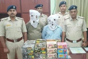 West Bengal Police: पश्चिम बंगाल पुलिस ने दीवाली से पहले 3,000 किलो अवैध पटाखे जब्त किए