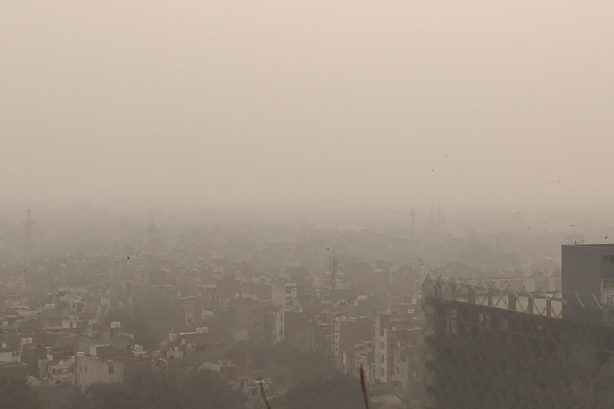 Delhi AQI: दीवाली के बाद दिल्ली बनी दुनिया का सबसे प्रदूषित शहर, खतरनाक स्तर पर पहुंची वायु गुणवत्ता