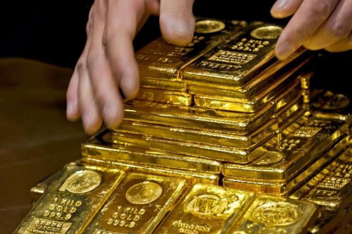 Gold & Silver Rate: दिवाली के बाद सोना-चांदी की कीमतों में हल्की गिरावट, लेकिन दीर्घकालिक रुख मजबूत — विशेषज्ञों का अनुमान