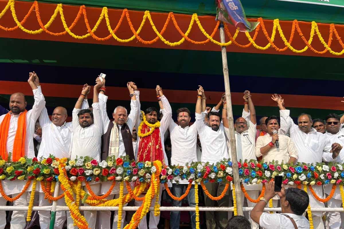 Bihar Politics: खगड़िया में चिराग पासवान ने गरजते हुए कहा: “शेर का बेटा हूं, किसी से नहीं डरता; बिहार को विकसित बनाना है लक्ष्य”
