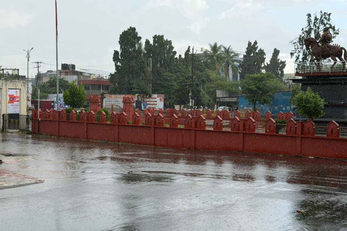 Hingoli Heavy Rain: बेमौसम मूसलधार बारिश ने मचाई हलचल, मौसम विभाग ने अगले दो दिन के लिए चेतावनी जारी की