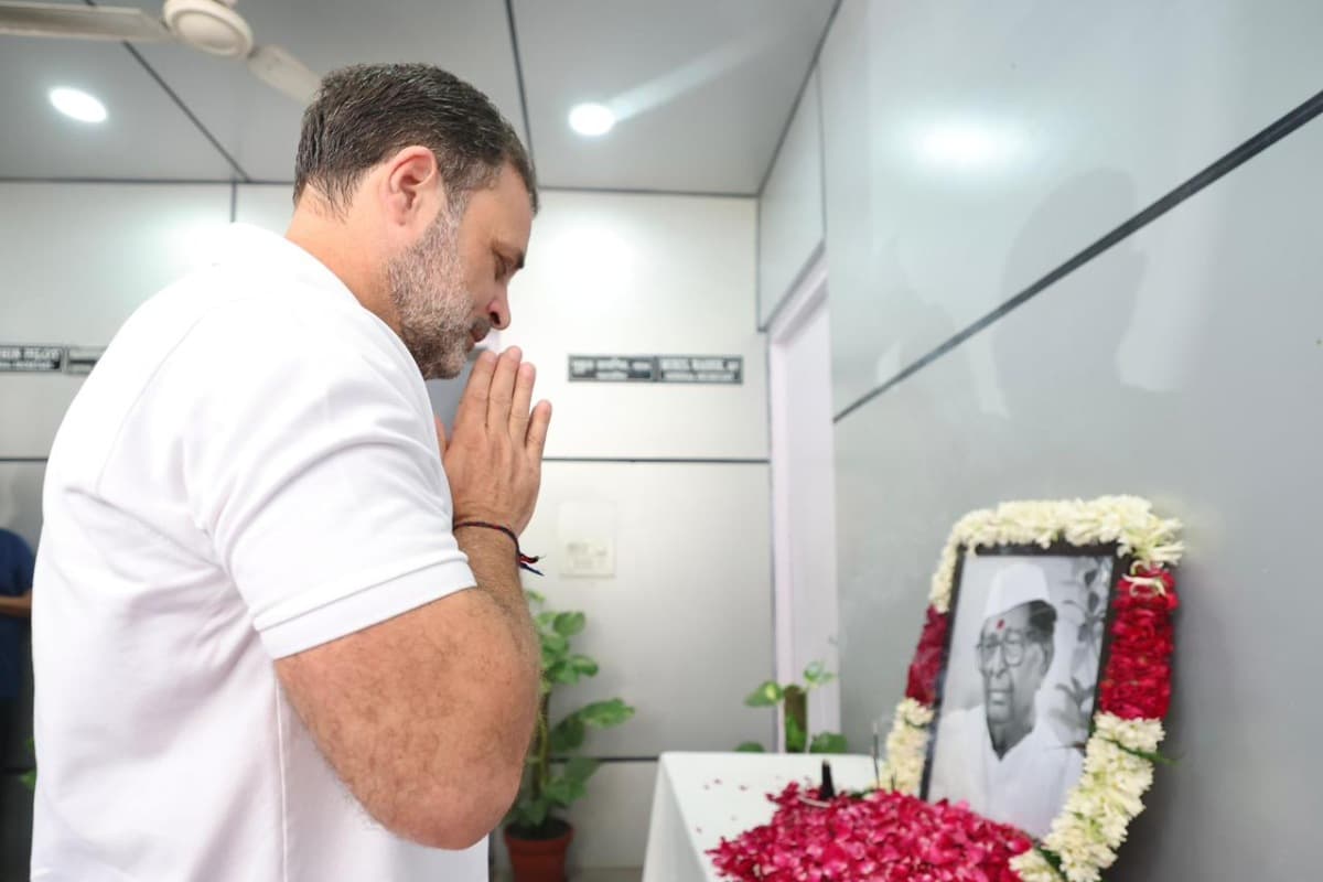 Rahul Gandhi: राहुल गांधी ने पूर्व कांग्रेस अध्यक्ष सीताराम केसरी को उनकी 25वीं पुण्यतिथि पर अर्पित किए पुष्पांजलि