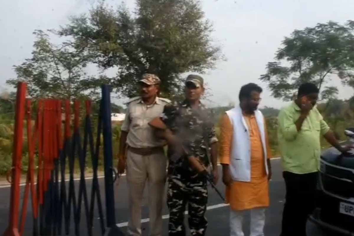 Bihar News: पूर्व विधायक की कार से बियर बरामद, चुनावी समय में एसएसटी की कड़ी कार्रवाई