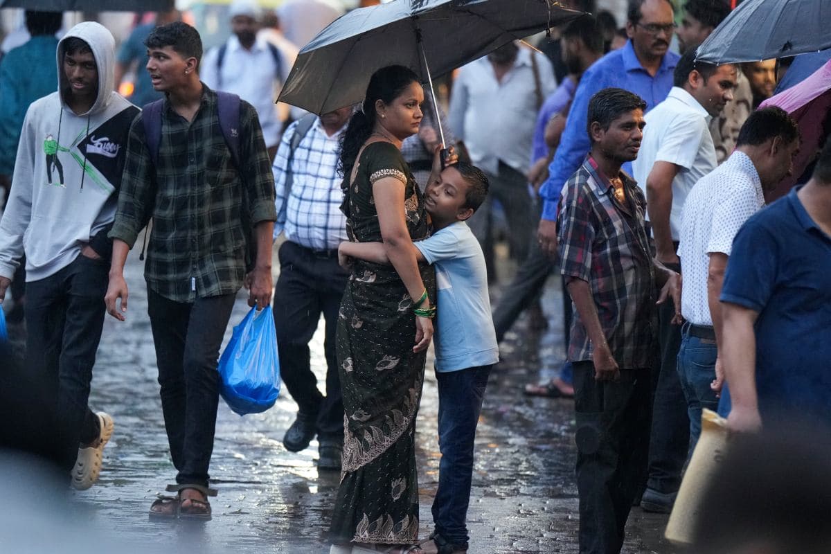 Mumbai Rains: मुंबई में हल्की बारिश, अगले 48 घंटों तक रुक-रुक कर वर्षा का पूर्वानुमान – मौसम विभाग