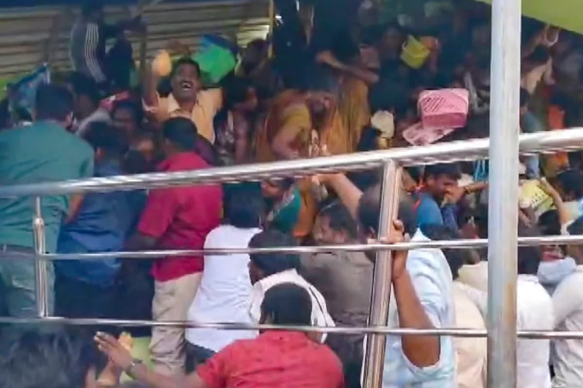 Kasibugga Temple Stampede: प्रधानमंत्री मोदी ने आंध्र प्रदेश भगदड़ हादसे पर जताया शोक, मृतकों के परिजनों को 2 लाख रुपये की सहायता