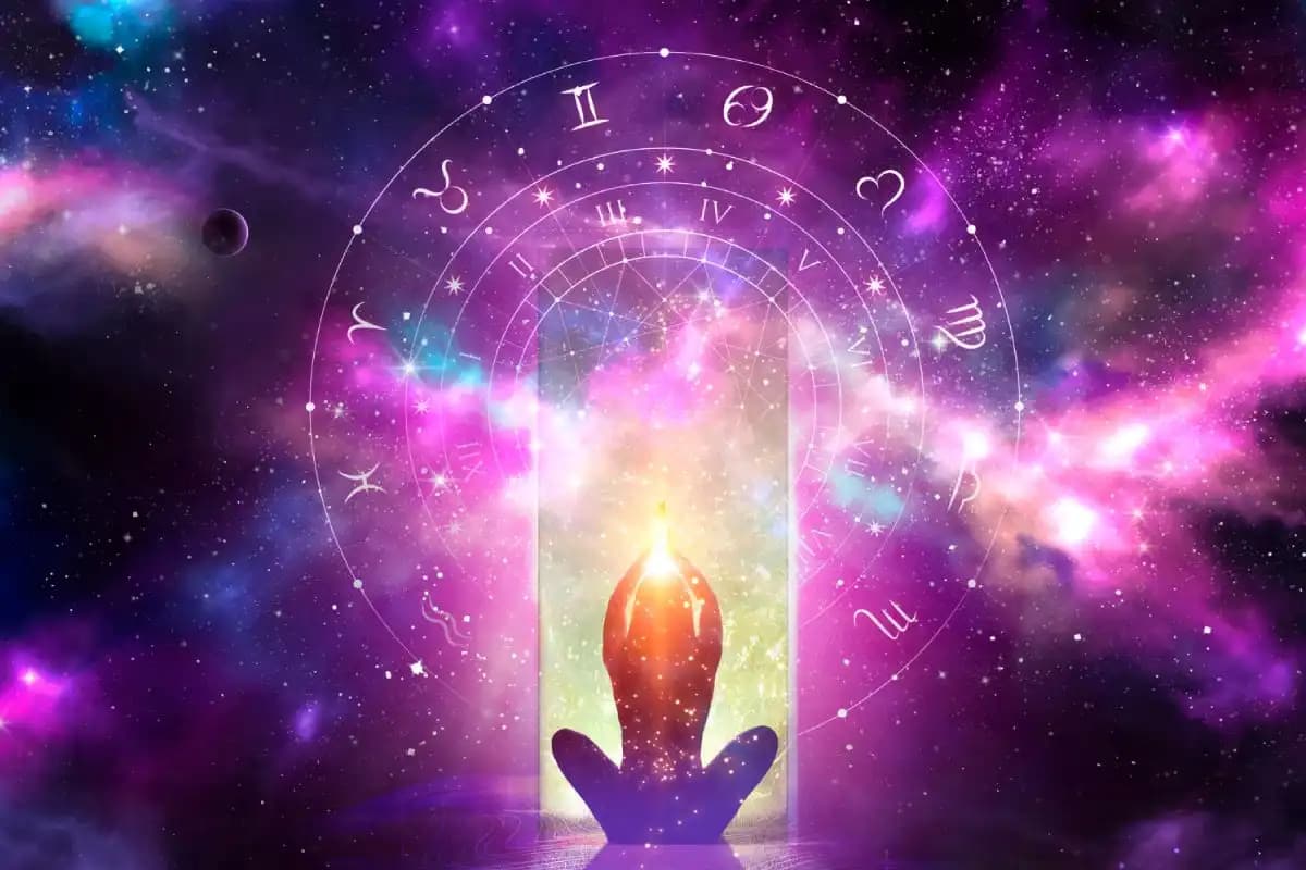 Aaj ka Rashifal: कुछ के लिए प्रमोशन, तो कुछ को सतर्क रहने की सलाह, जानिए अपना राशिफल