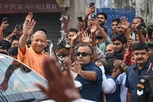 Bihar Election 2025: दरभंगा में योगी आदित्यनाथ का ऐतिहासिक रोड शो, उमड़ा जनसैलाब और गूंजे जयकारे
