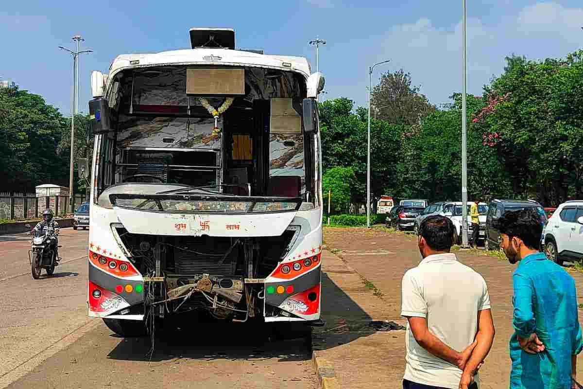 ठाणे-बेलापुर मार्ग पर भीषण बस दुर्घटना: पंढरपुर जा रहे श्रद्धालुओं की बस पलटी, कई घायल