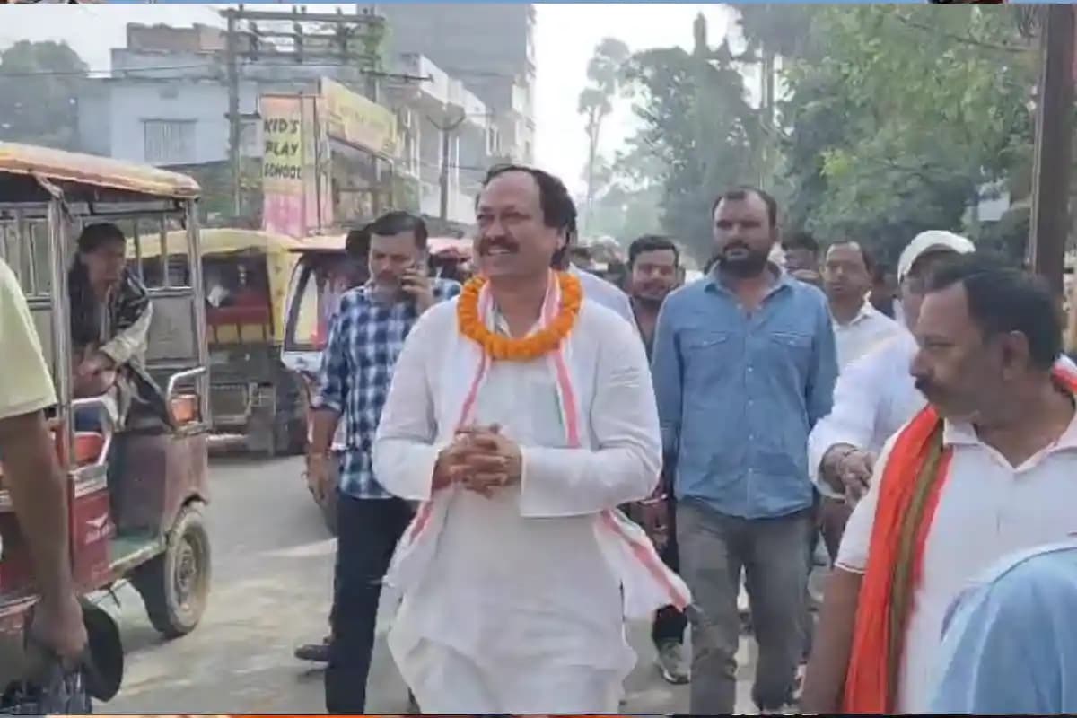 Bihar Politics: कहलगांव विधानसभा में प्रवीण सिंह कुशवाहा का जनसंपर्क, NTPC के धूल प्रदूषण से जनता प्रभावित