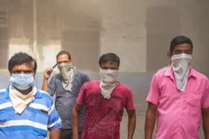 Kolkata Fire News: लालबाज़ार के पास कार पार्ट्स गोदाम में लगी भीषण आग, दमकल की पाँच गाड़ियाँ मौके पर