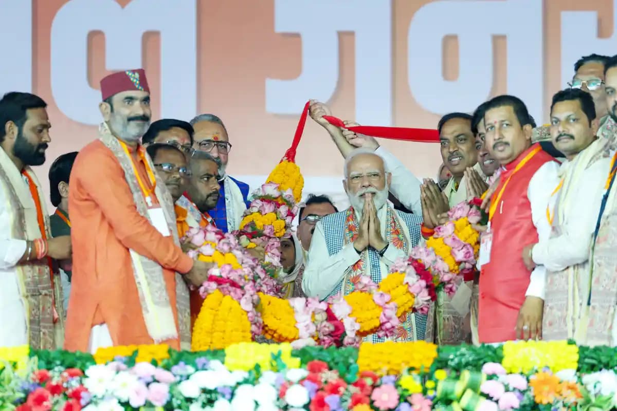 बिहार चुनाव 2025 का पहला चरण: पीएम मोदी ने मतदाताओं से की उत्साहपूर्वक मतदान की अपील, नेताओं ने कहा – ‘पहले मतदान, फिर जलपान’