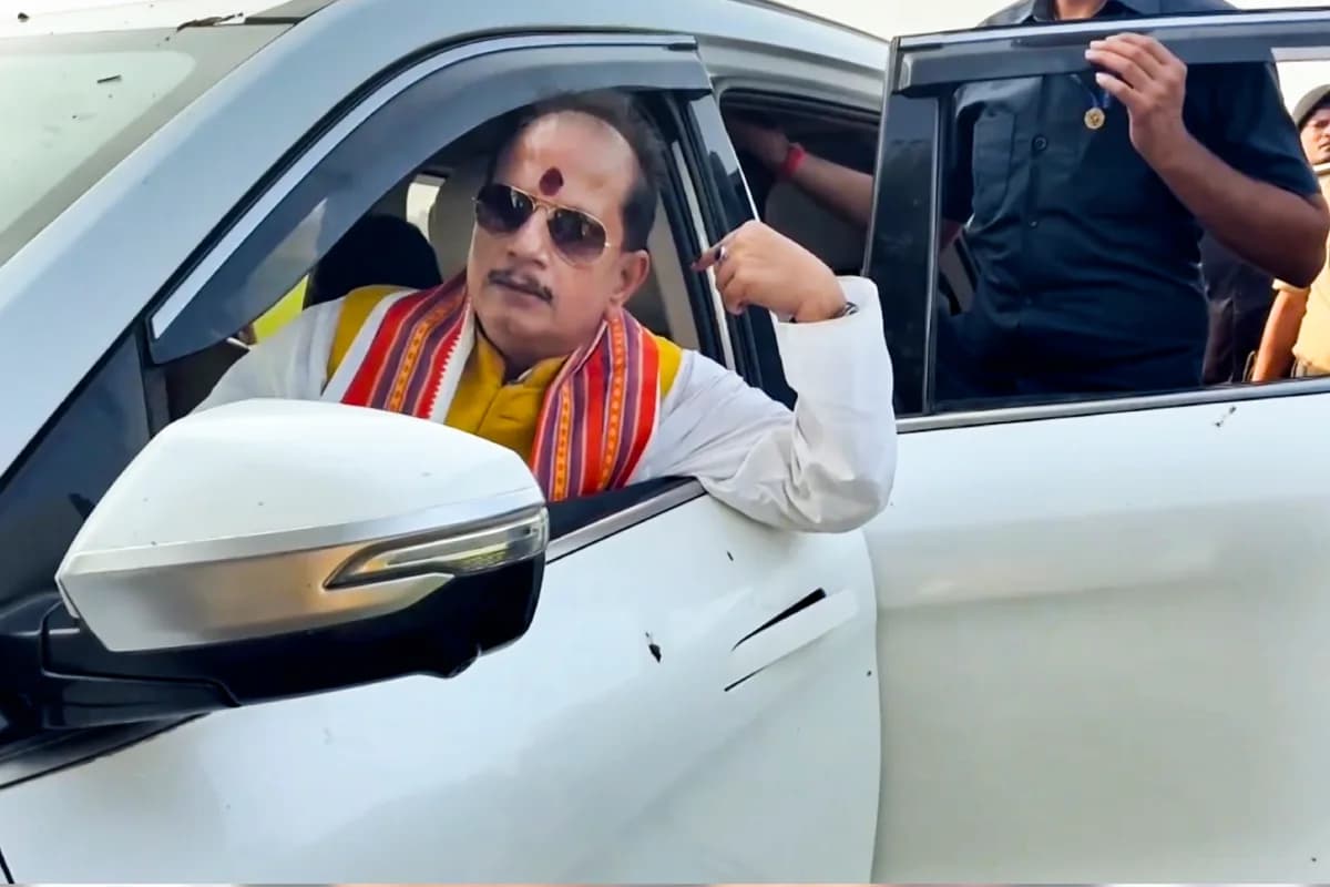 Bihar Election 2025: लखीसराय में गरमाया सियासी माहौल, उपमुख्यमंत्री विजय सिन्हा और राजद एमएलसी अजय कुमार के बीच तीखी झड़प का वीडियो वायरल