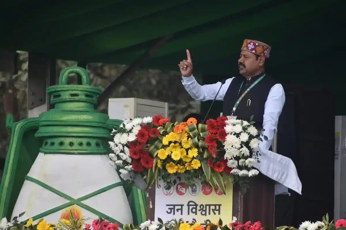 Bihar Chunav 2025: भाई वीरेंद्र पर मनेर मतदान स्थल पर पुलिस अधिकारी को धमकाने का आरोप; FIR दर्ज