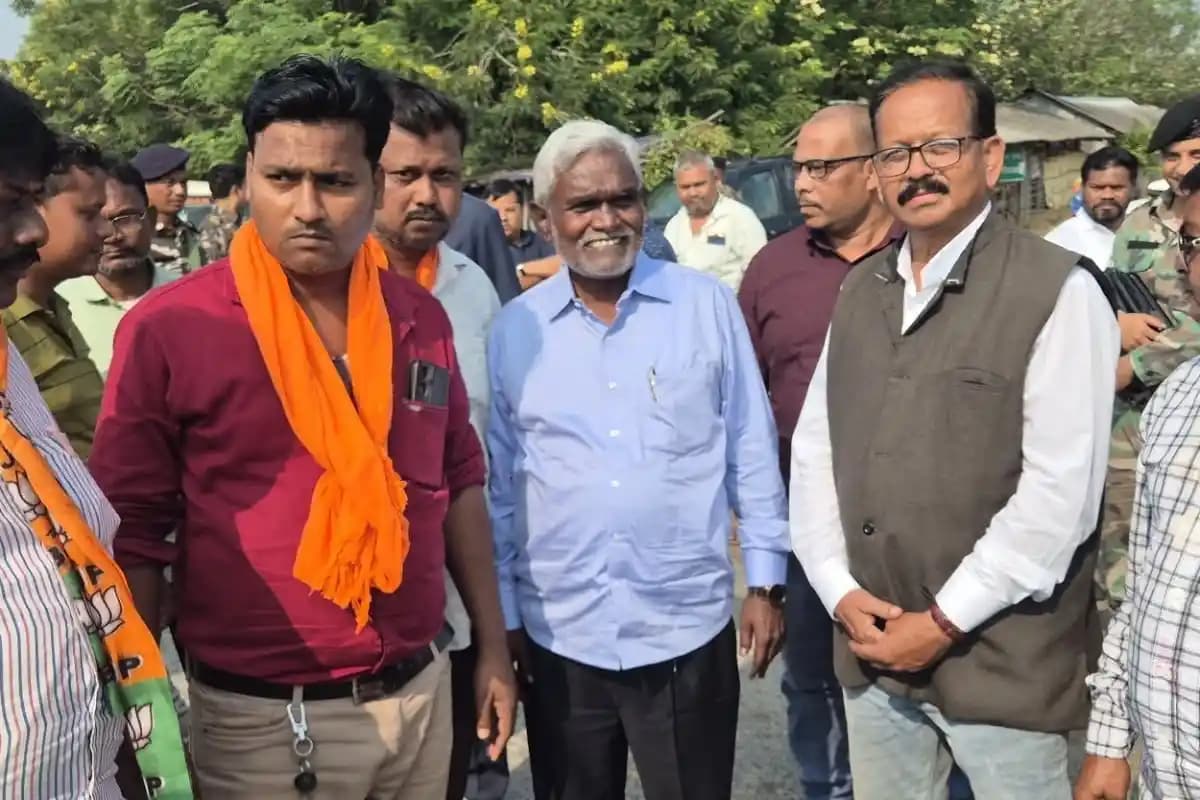 Ghatshila By-Election 2025: चंपई सोरेन की राजनीति ढलान पर, दीपक बिरुआ बोले, ‘कोल्हान के तीन पूर्व मुख्यमंत्रियों जैसा होगा उनका अंत’