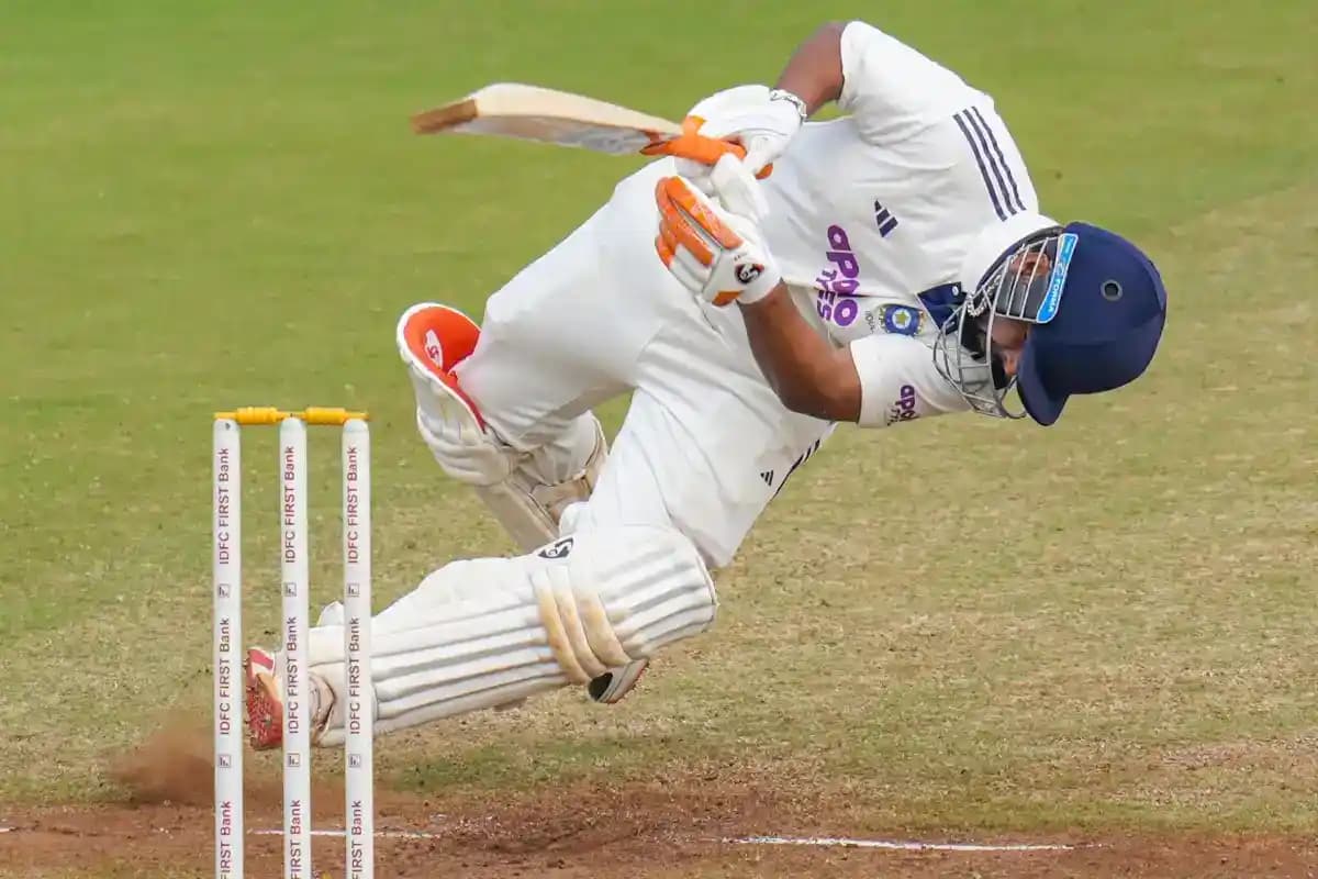 Rishabh Pant Injury: ऋषभ पंत की वापसी पर संकट, दक्षिण अफ्रीका ए के विरुद्ध मैच में चोटिल होकर मैदान से बाहर