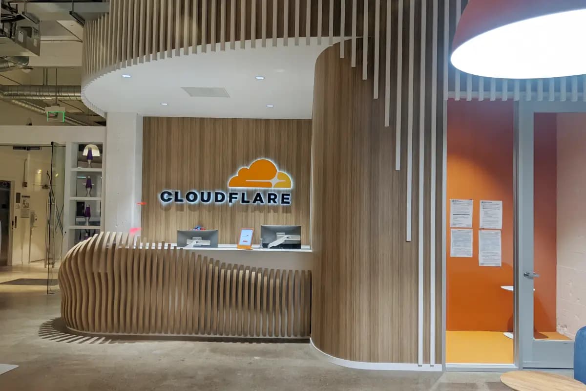 Cloudflare Down से वैश्विक डिजिटल व्यवस्था प्रभावित, X सहित कई वेबसाइट्स अस्थायी रूप से ठप