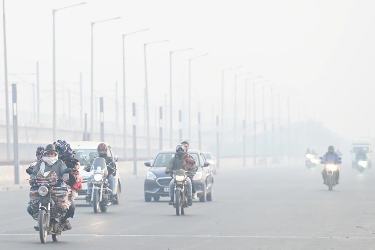 दिल्ली-एनसीआर में प्रदूषण का विकराल प्रसार, वज़ीरपुर और ग्रेटर नोएडा में वायु गुणवत्ता अत्यंत गंभीर स्तर पर