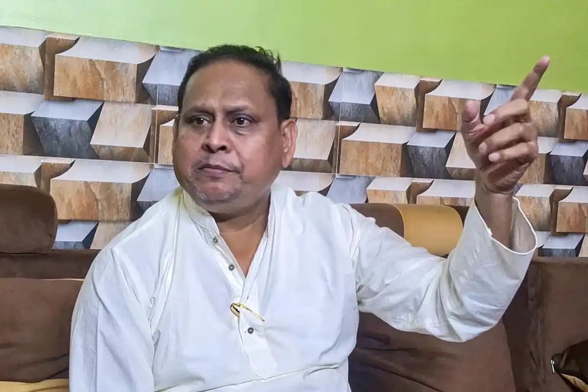 पश्चिम बंगाल में ‘बाबरी मस्जिद’ की नींव रखने की घोषणा से सियासी तापमान बढ़ा