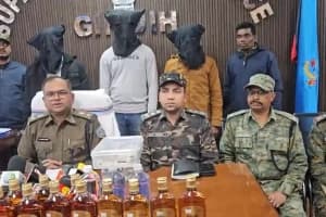 Jharkhand Liquor Smuggling: गिरिडीह में पानी के कैन में छिपाकर शराब तस्करी, 3 गिरफ्तार