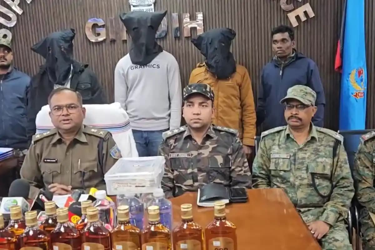 गिरिडीह में पानी के कैन में छिपाकर शराब तस्करी, 29 लाख की शराब जब्त, तीन गिरफ्तार