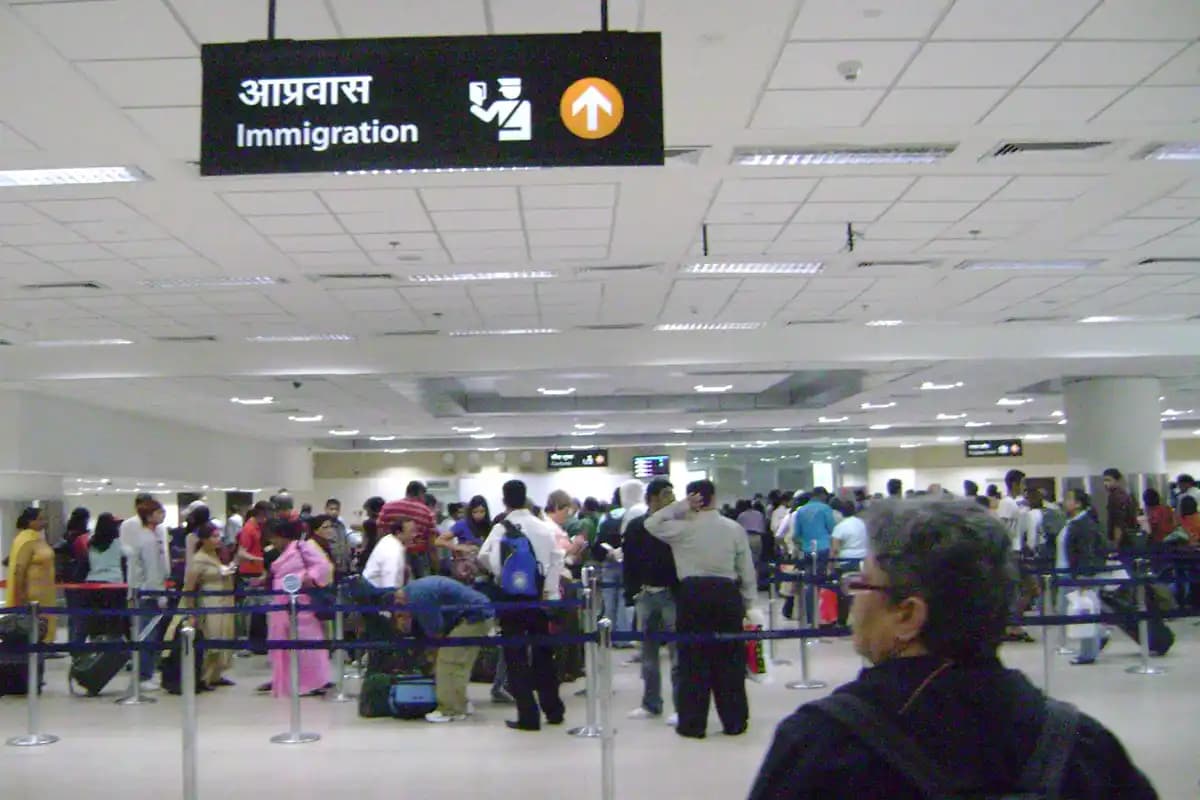 इंडिगो संकट के बीच सरकार ने लगाया हवाई किराए पर कैप, यात्रियों को मिलेगी राहत
