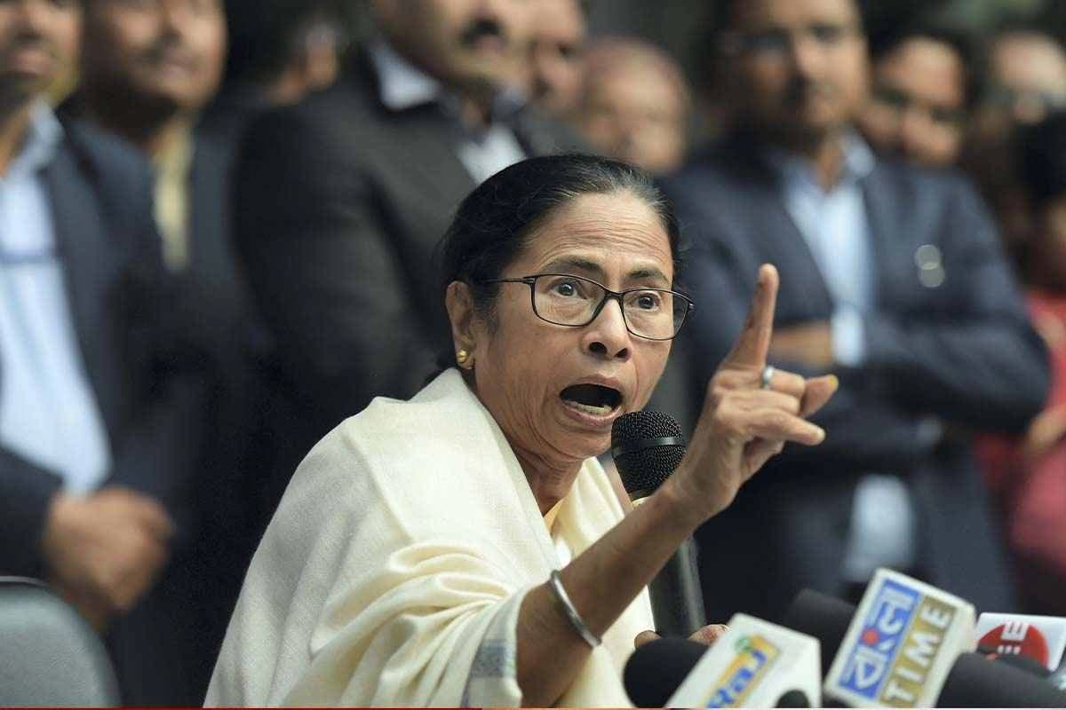ममता बनर्जी का चुनाव आयोग और भाजपा पर प्रहार, महिलाओं को चेताया