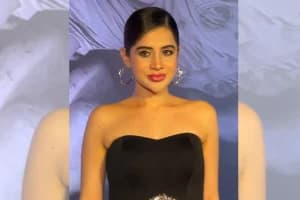 Urfi Javed: आधी रात खौफ में डूबी उर्फी जावेद