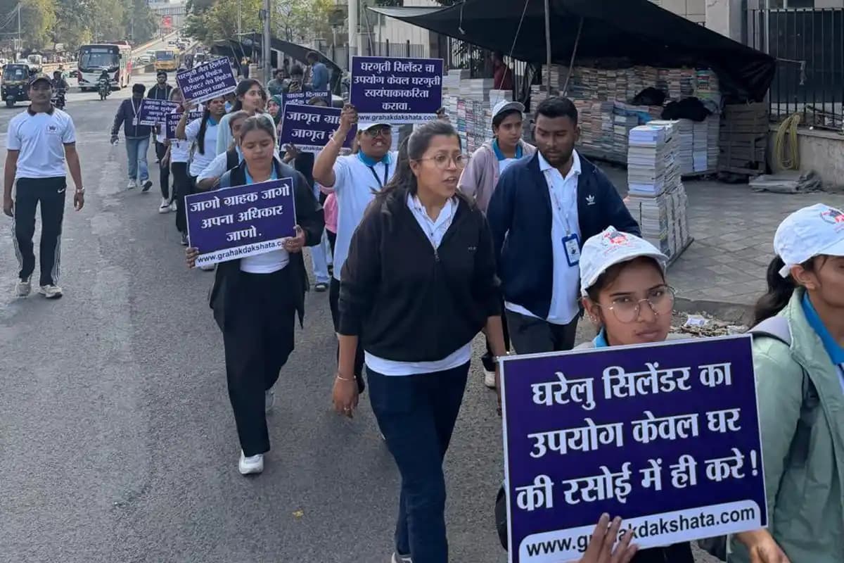 राष्ट्रीय उपभोक्ता दिवस पर नागपुर में निकाली गई जागरूकता रैली, गैस सिलेंडर अधिकारों पर दिया जोर