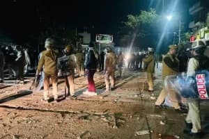 जयपुर में मस्जिद के बाहर भड़की हिंसा