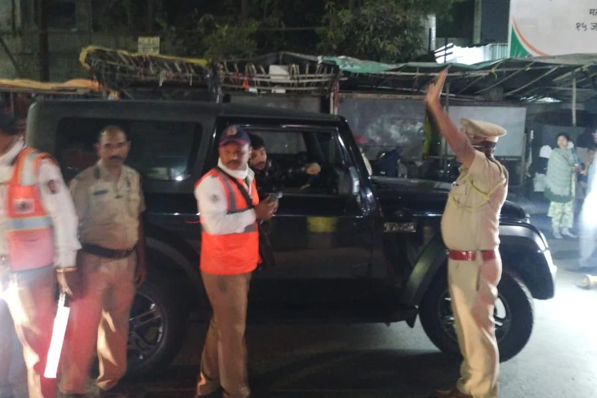 Nagpur News: ऑपरेशन यू-टर्न में यातायात पुलिस की बड़ी कार्रवाई, 38 शराबी चालक पकड़े गए और 1050 बिना हेलमेट सवारों पर जुर्माना