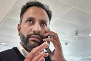 एयरपोर्ट पर यात्री के साथ मारपीट