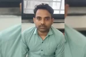 Hingoli Bribery Case: कर सहायक उमेश सरकटे रिश्वत लेते रंगे हाथों पकड़े गए, जानें पूरा मामला