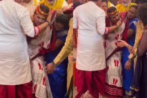 सुधा चंद्रन पर आयी माता, खो बैठी होश!