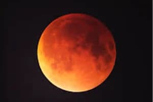 Lunar Eclipse 2026: मार्च में भारत में दिखेगा खूबसूरत ब्लड मून, जानें पूरी जानकारी