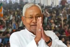 बिहार में सियासी हलचल तेज: आज इस्तीफा देंगे CM नीतीश कुमार