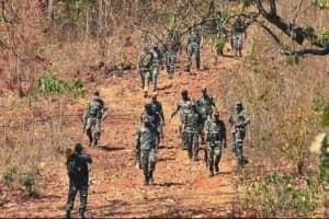 झारखंड के सारंडा में भीषण मुठभेड़, 4.49 करोड़ के 13 नक्सली ढेर