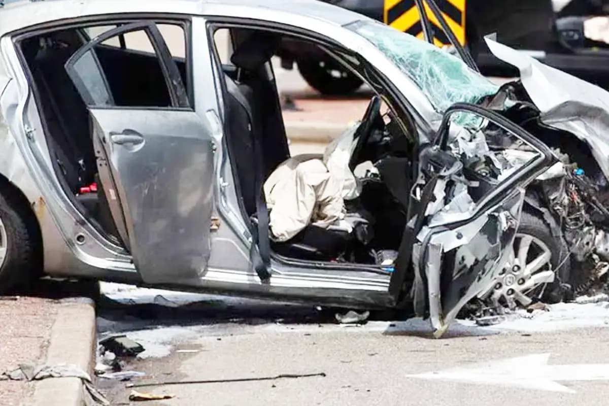 Nagpur Car Accident: बर्डी मेन रोड पर विंडसर गाड़ी ने कई लोगों को मारी टक्कर, एक युवती की हालत गंभीर