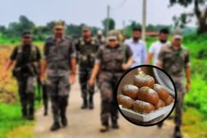 India Bangladesh Border Guards Sweet Exchange: 77वें गणतंत्र दिवस पर सीमा रक्षकों ने मिठाई के साथ जताई सद्भावना