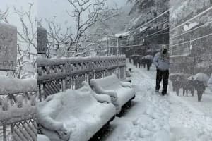 हिमाचल में बर्फ का कहर, 1250 से ज्यादा सड़कें बंद