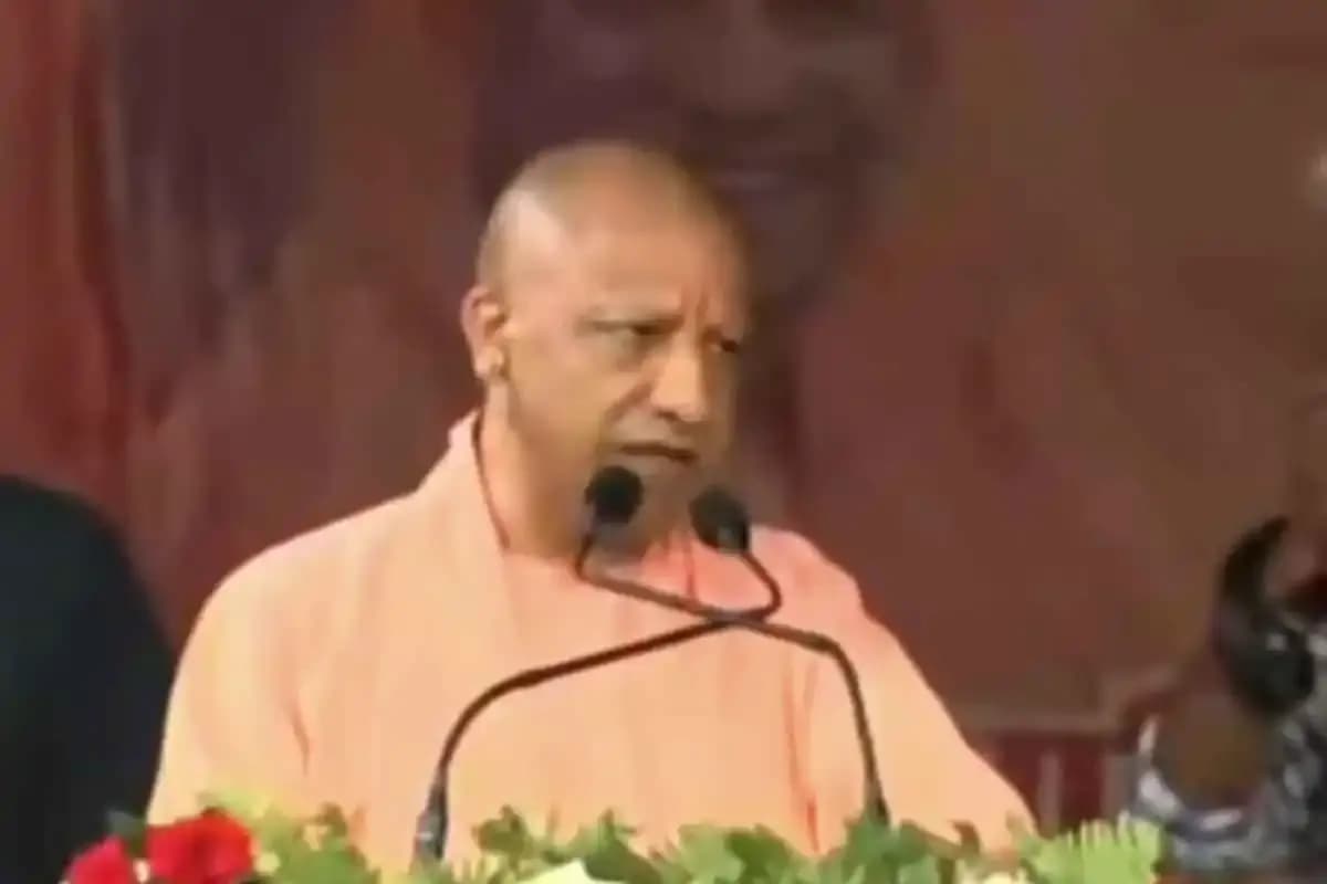 यूपी में तीन पीसीएस अधिकारियों पर कार्रवाई, सरकारी जमीन मामले में निलंबन