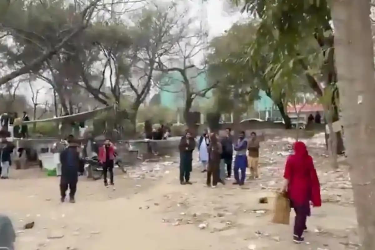 इस्लामाबाद में शिया इमामबाड़े पर आत्मघाती हमला, नमाज़ के दौरान 12 लोगों की मौत
