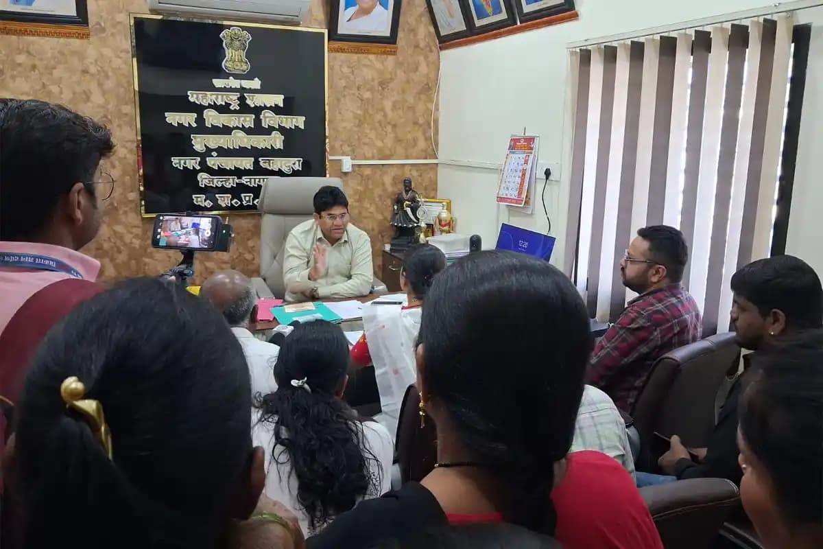 बहादूरा नगर पंचायत में महिलाओं का हंगामा, मुख्य अधिकारी के खिलाफ जोरदार प्रदर्शन