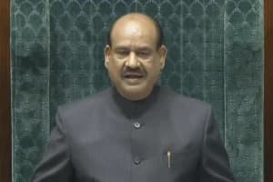 लोकसभा अध्यक्ष के खिलाफ विपक्ष का बड़ा कदम, ओम बिरला को हटाने के लिए सौंपा नोटिस