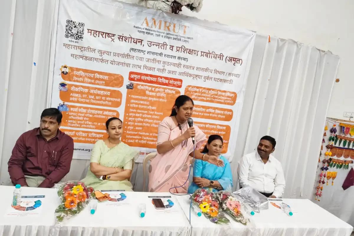 Amrut Peth exhibition Nagpur: नागपुर में ‘अमृत पेठ’ प्रदर्शनी का शुभारंभ: महापौर नीता ठाकरे ने किया उद्घाटन, स्थानीय नवउद्यमियों को मिला मंच