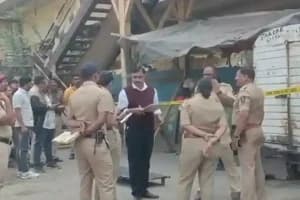 Howrah Pilkhana Shootout, CID Starts Investigation: CID DIG Indra Chakraborty ने किया घटनास्थल का निरीक्षण