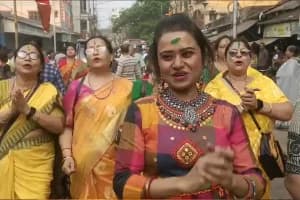 होली से पहले हावड़ा वार्ड 3 में बसंत उत्सव की धूम — प्रभात फेरी में 8 से 80 साल तक सब शामिल