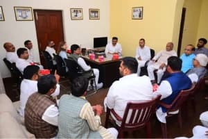 सियासत में उतरे नीतीश कुमार के बेटे निशांत, विधायकों संग की बैठक