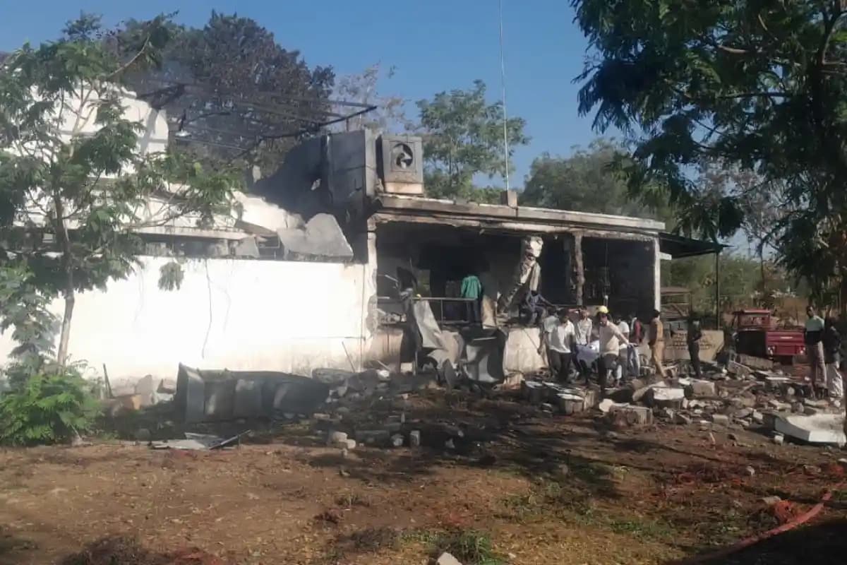 Nagpur Chemical Companies Safety: विस्फोटक और रासायनिक कंपनियों में एक महीने में होगी सुरक्षा जांच – जिलाधिकारी डॉ. इटनकर के निर्देश